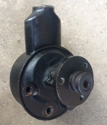 C45540 "in between" type V12 Power steering pump UNC Fittings
